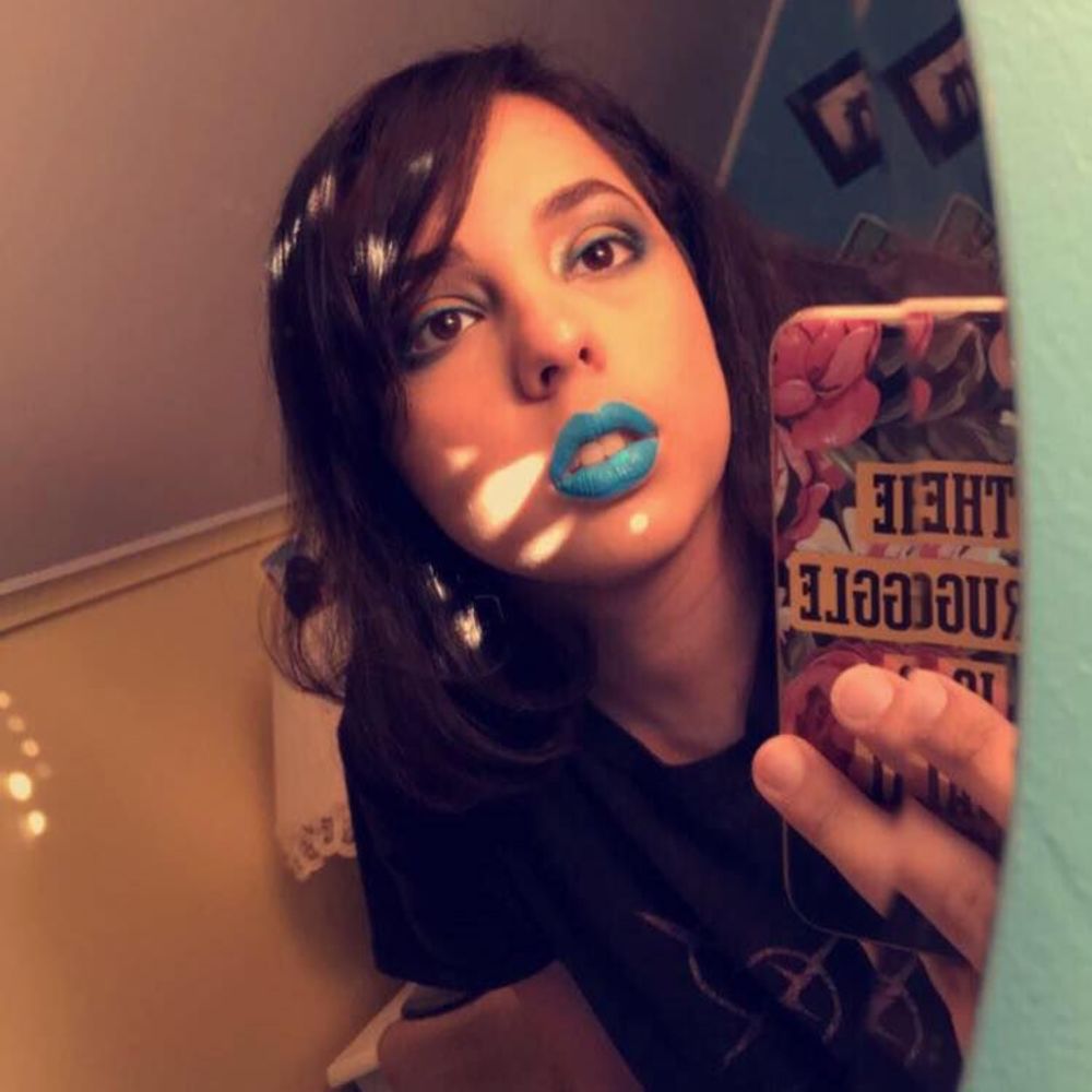 Meet your Posher, Chloe